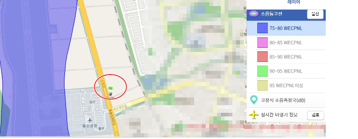 국토교통부 부산항공청과 한국공항공사가 울산공항 소음지도상 소음대책지역 외 구역에 있는 북구청 문화원에 2년 간 소음사업비를 잘못 지급했다는 의혹이 제기됐다. 빨간색 원은 울산 북구청 문화원. 가장 왼쪽 파란색 부분은 75~80웨클에 해당하는 소음등고선 일부다. 한국공항공사 소음지도 캡처
