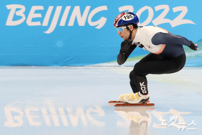 6일 중국 베이징 캐피털 인도어 스타디움에서 쇼트트랙 대표팀 박장혁이 훈련하고 있다. 베이징(중국)=박종민 기자