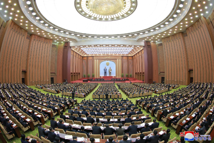 북한이 최고인민회의 14기 6차 회의를 지난 6~7일 평양 만수대의사당에서 개최했다고 조선중앙통신이 8일 밝혔다. 연합뉴스