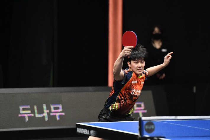 KTTL 1라운드에서 10승 2패 최고의 성적을 낸 삼성생명 안재현. KTTL