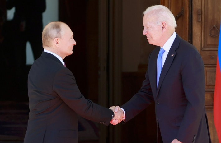 블라디미르 푸틴 러시아 대통령(왼쪽)과 조 바이든 미국 대통령. 연합뉴스