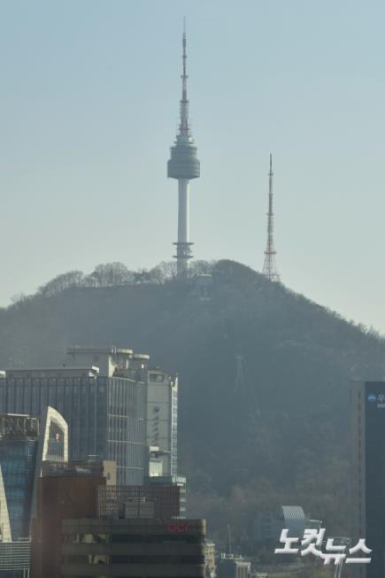 12일 초미세먼지가 제주를 제외한 전국 대부분 지역에서 