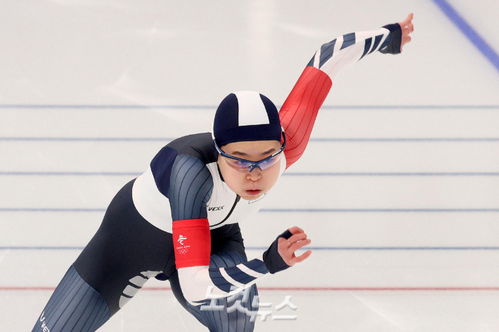 김민선이 13일 베이징동계올림픽 스피드스케이팅 여자 500m에서 역주를 펼치고 있다. 베이징(중국)=박종민 기자