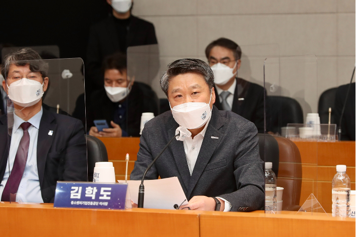 김학도 이사장이 16일 경기 구조혁신 지원센터 개소식에서 발언하고 있다. 중소벤처기업진흥공단 제공