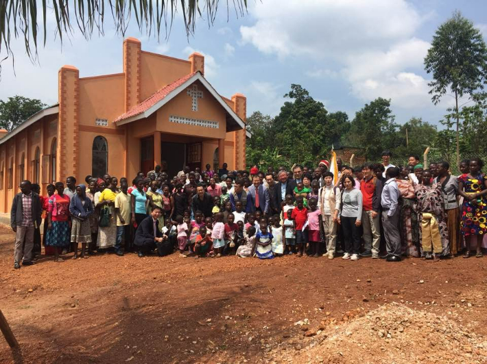 아프리카 우간다 '나까우까명성교회' 성도들