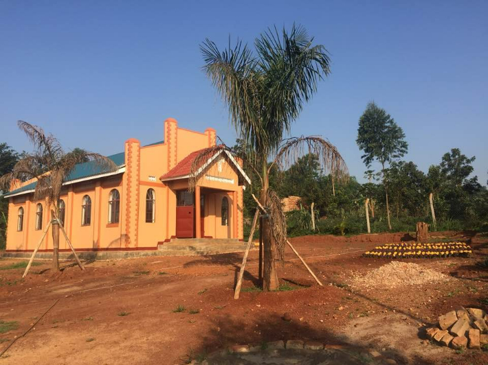 수원명성교회 이창건장로가 세운 우간다 '나까우까명성교회' 외경