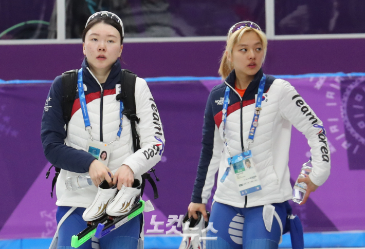 2018 평창동계올림픽 당시 스피드스케이팅 여자 팀 추월에서 이른바 '왕따 주행' 논란의 당사자인 노선영(왼쪽)과 김보름. 이한형 기자