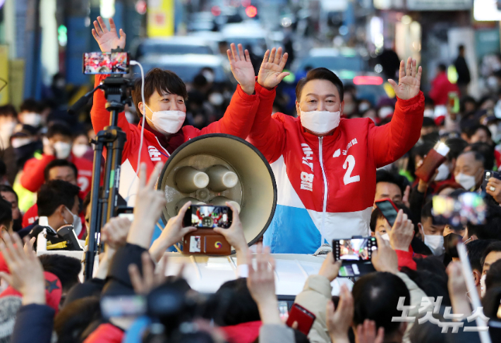 황진환 기자