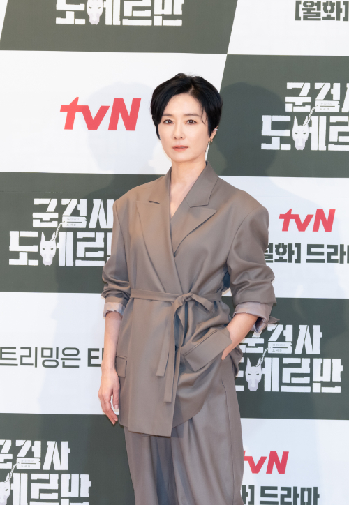 tvN 새 월화드라마 '군검사 도베르만'의 배우 오연수. tvN 제공