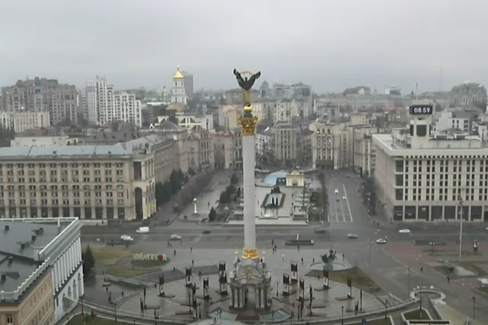 우크라이나 서부 도시인 리비우에서도 공습 사이렌이 울렸다. 사진은 우크라이나의 수도 키예프에 공습 사이렌이 울리고 있다. 유튜브 캡처