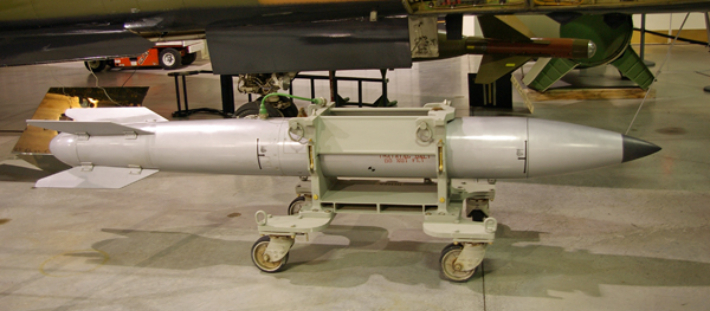 B61 전술핵폭탄. 미 공군 제공