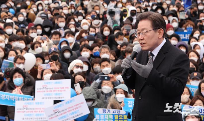 더불어민주당 이재명 대선후보가 26일 경기도 고양시 일산문화공원에서 열린 