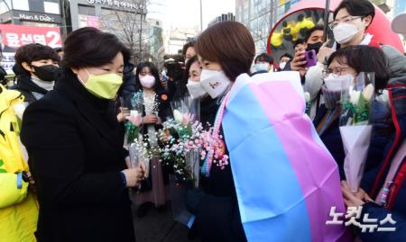 변희수 하사 1주기 추모제 참석한 심상정