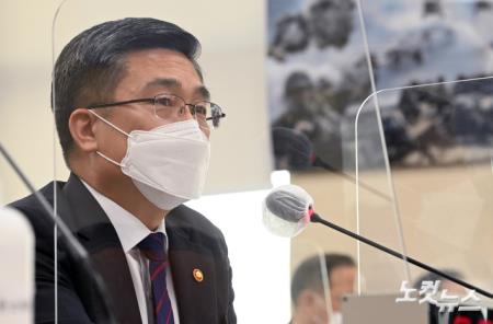 의원 질의에 답변하는 서욱 국방부 장관