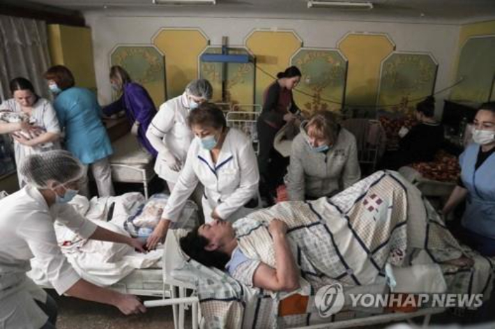 러시아군에 포위된 우크라이나 남부 항구도시 마리우폴의 병원 모습. 연합뉴스