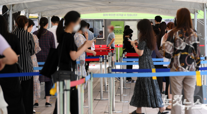 선별검사소.  황진환 기자