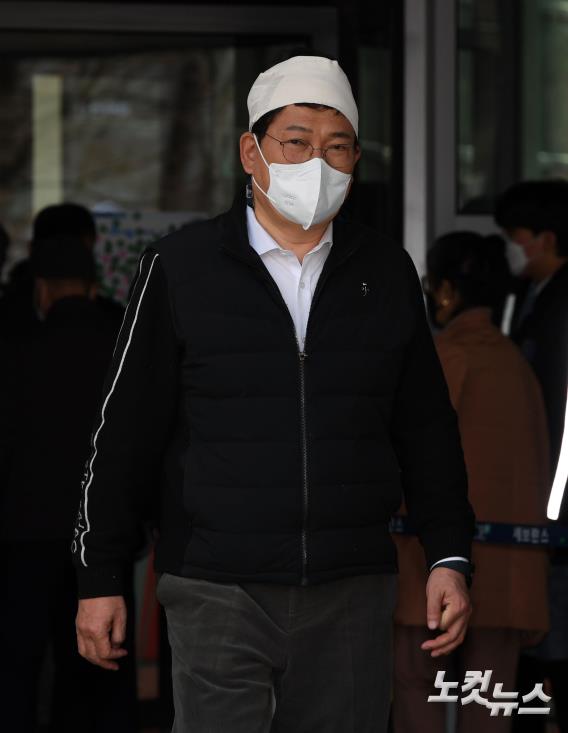 머리에 붕대 두른 송영길 대표