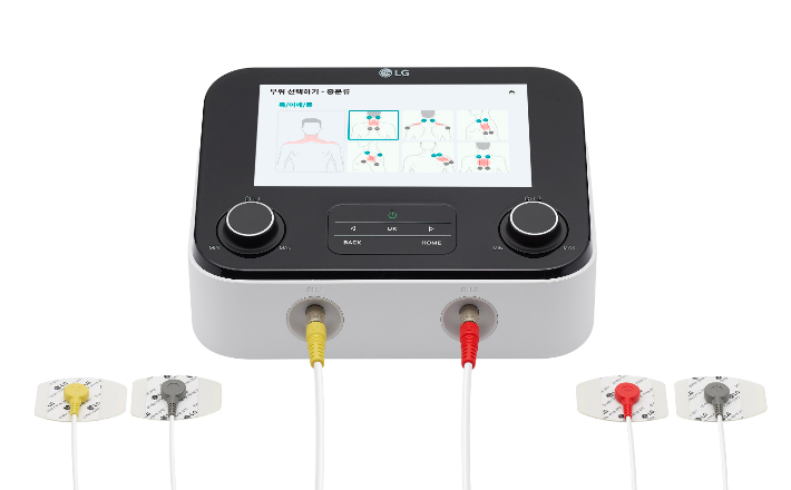 '무통증 신호요법'을 적용한 만성 통증 완화 의료기기 LG 메디페인. LG전자 제공.