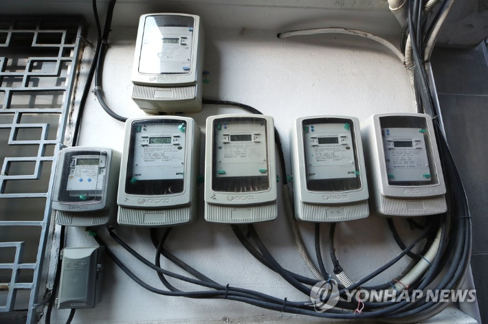 서울 시내 한 주택가(아파트)에 설치된 전기계량기. 연합뉴스