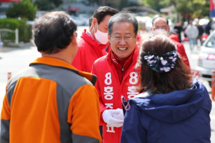 지난 2020년 국회의원 선거 당시 무소속으로 출마해 당선된 홍준표 의원. 연합뉴스