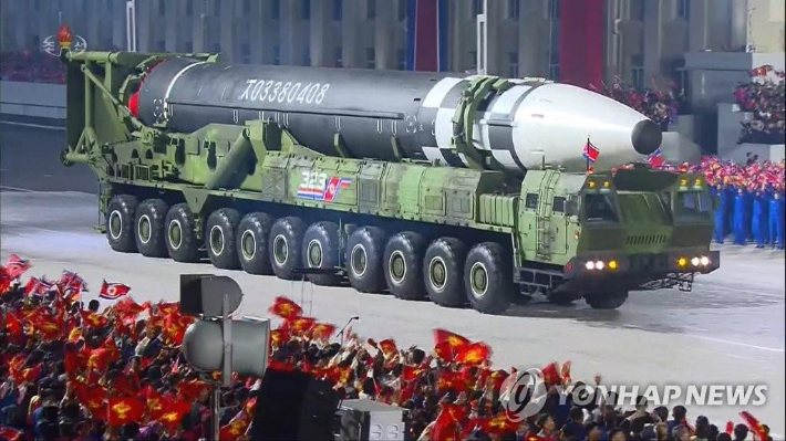 사진은 북한이 지난 2020년 10월 10일 노동당 창건 75주년 기념 열병식에서 미 본토를 겨냥할 수 있는 신형 대륙간탄도미사일(ICBM)을 공개한 모습.