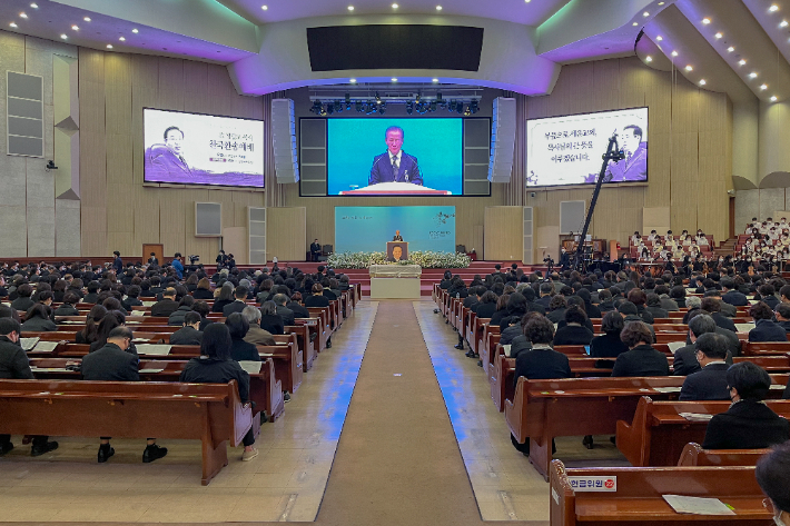 지난 25일, 김상복 목사(할렐루야교회 원로)가 故 정필도 목사 천국 환송 예배에서 설교하고 있다.