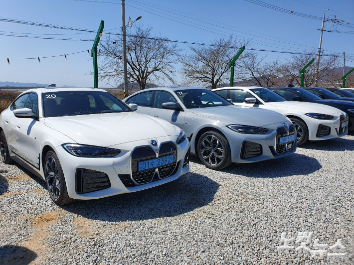 BMW i4. 김승모 기자 