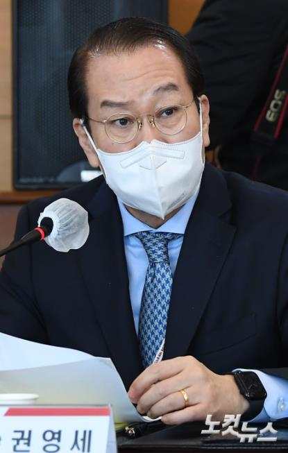 발언하는 권영세 인수위 부위원장