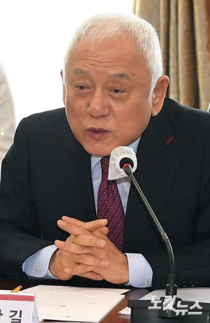 발언하는 김한길 인수위 국민통합위원장