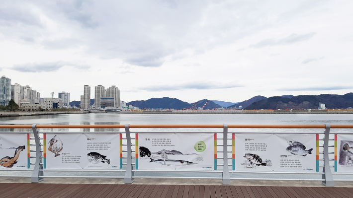 3.15해양누리공원에 전시된 우산잡곡. 창원시 제공