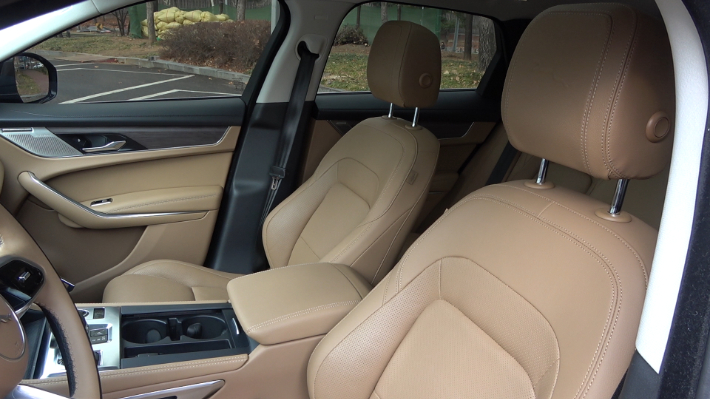 재규어 뉴 F-PACE 실내