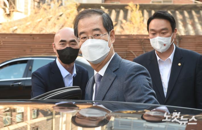 인수위 떠나는 한덕수 국무총리 후보자