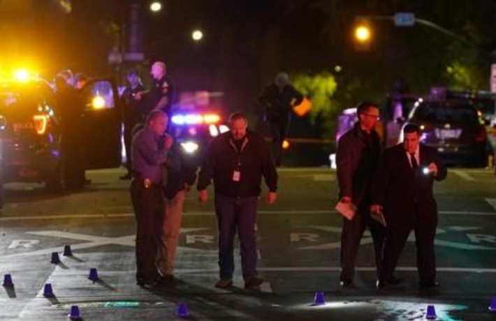 3일(현지시간) 경찰이 새크라멘토 총기 난사 사건 현장에 출동해 수색 작업을 펼치고 있다. 연합뉴스