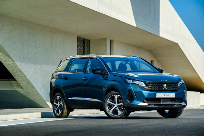 푸조 5008 SUV 1.2 퓨어테크 가솔린 터보 엔진 모델. 푸조 제공