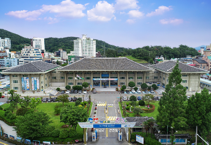 여수시청사 전경. 여수시 제공