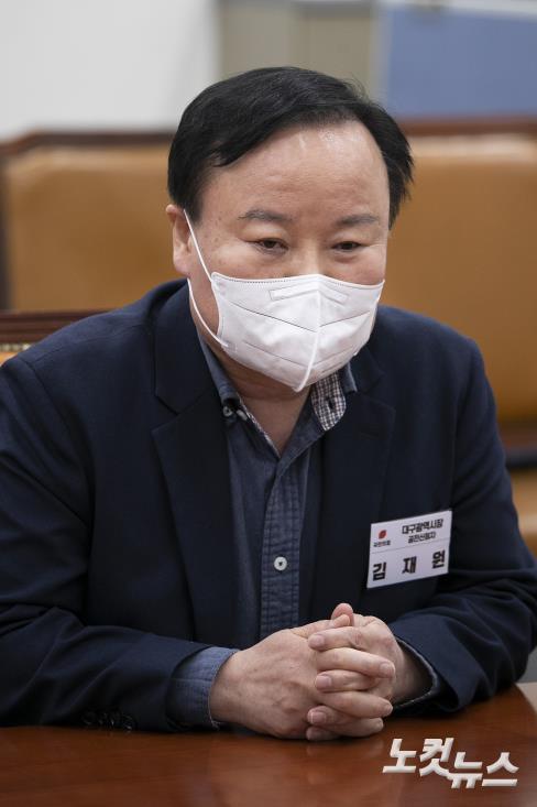 김재원 전 최고위원이 8일 오후 국회에서 국민의힘 제8회 전국동시지방선거 광역단체장 공천신청자 면접에 참석하고 있다.