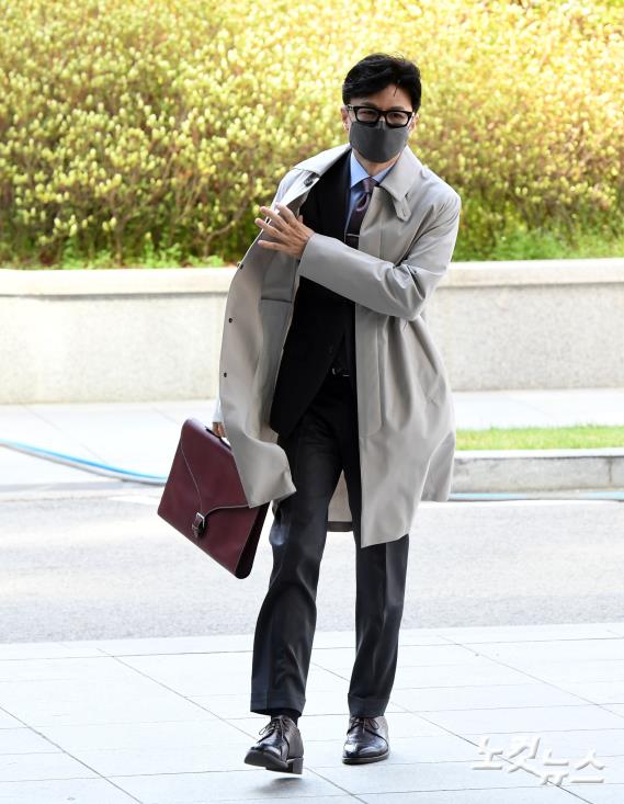 출근하는 한동훈 법무장관 후보자