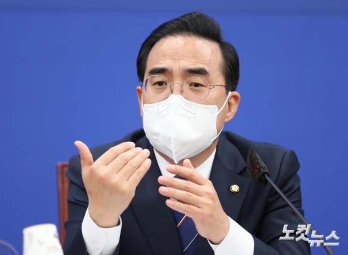 현안 기자간담회하는 박홍근 원내대표