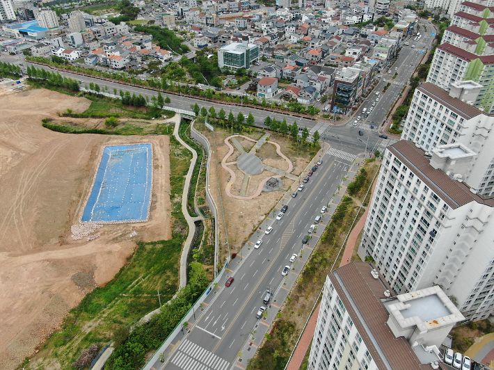 여수시어린이도서관 건립부지(소라면 죽림리 1248번지 산들공원-삼각형 부지). 여수시 제공 