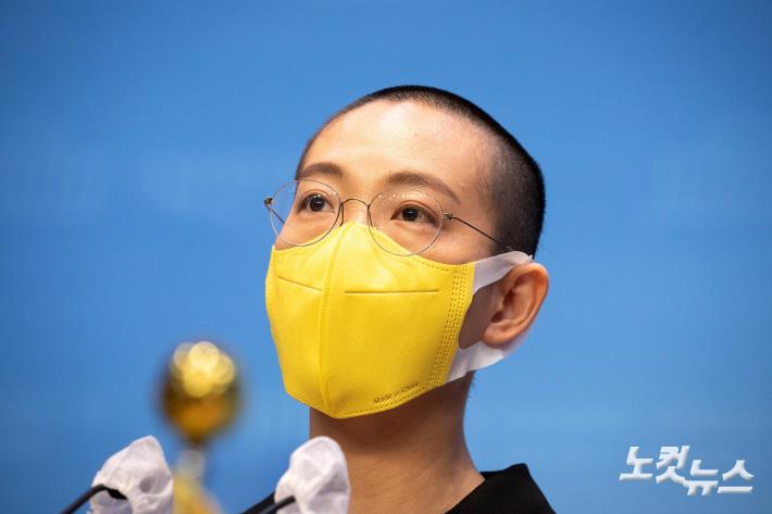 삭발한 정의당 장혜영 의원