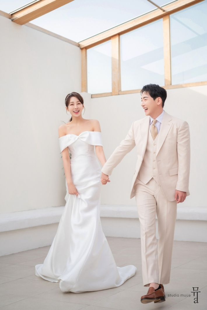 박군과 한영이 26일 결혼식을 올린다. 왼쪽부터 한영, 박군. 생각엔터테인먼트 제공