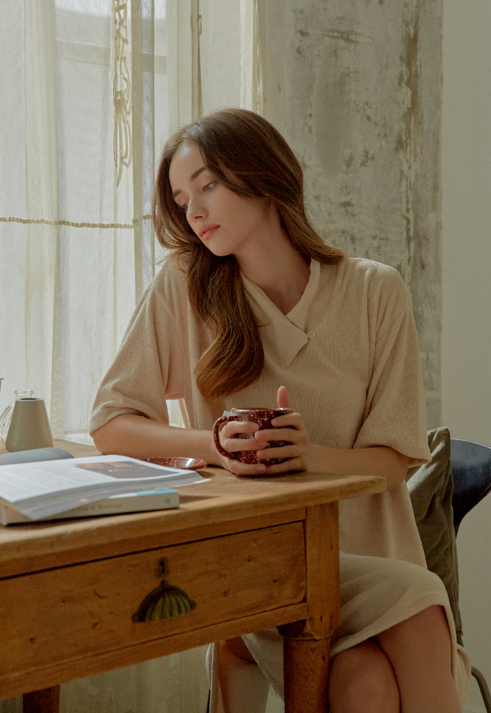 콤마스컴퍼니(9HOURZ) 올데이 샤워 가운. 콤마스컴퍼니 제공 