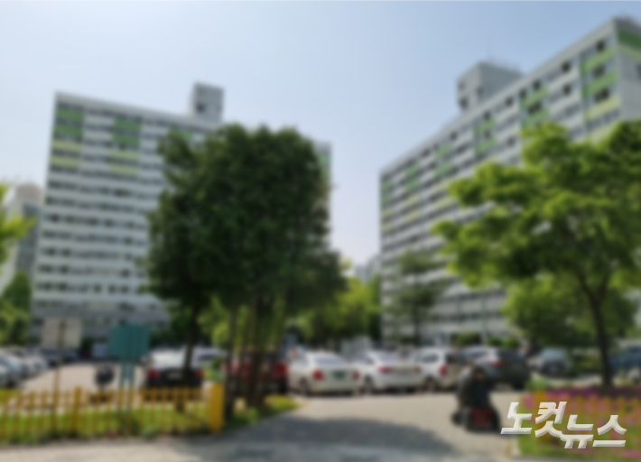 행정복지센터와 경찰에 '단골 신고'가 접수되는 경기도 성남의 아파트 단지. 정성욱 기자