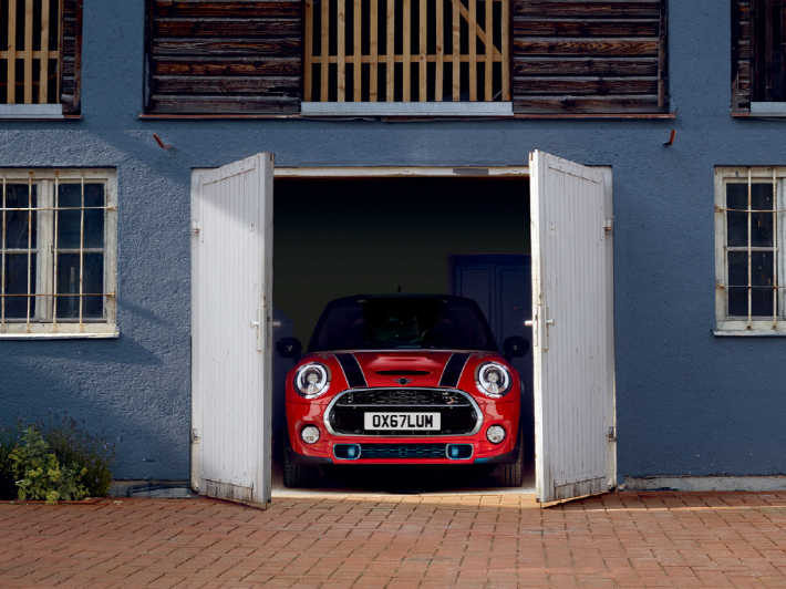 BMW그룹 코리아는 다음 달 2일부터 6월 11일까지 6주간 전국 공식서비스센터에서 BMW와 MINI의 무상 점검 캠페인을 한다고 29일 밝혔다. BMW코리아 제공 