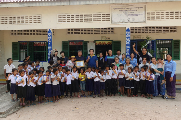 충북 음성 무극중앙성결교회는 캄보디아에서도 다음세대 사역을 위해 학교에 도서관을 세워주고 있다. 