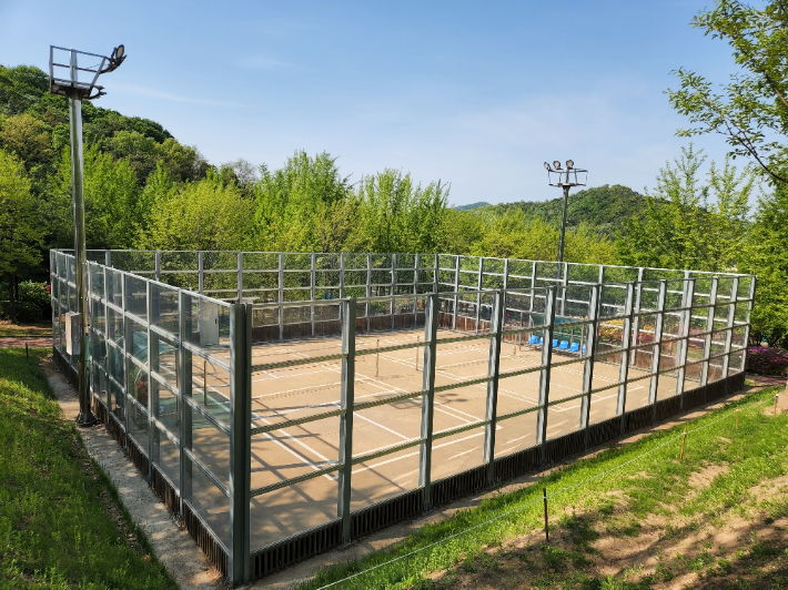 인천 원적산공원 내 배드민턴장. 연합뉴스