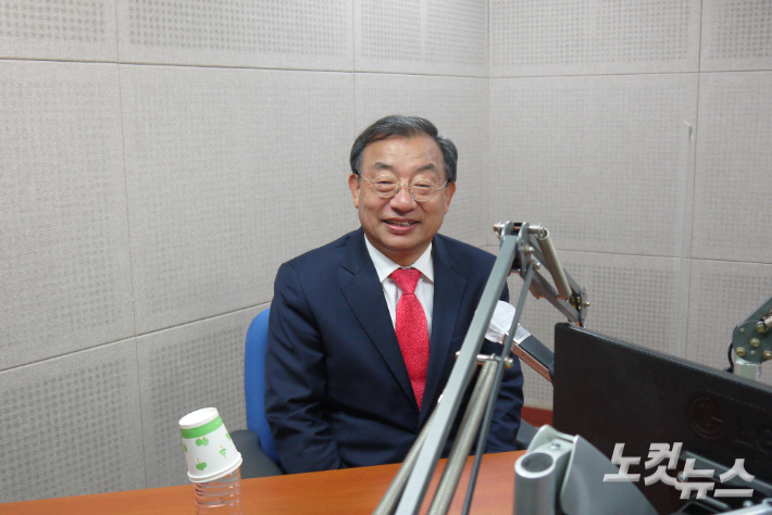 국민의힘 이정현 전남지사 예비후보는 9일 전남CBS라디오 '시사의 창' 인터뷰에서 자신의 정치적 포부를 밝혔다. 진혜진 작가