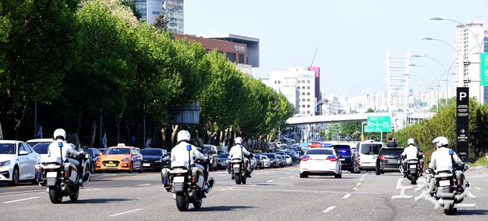 교통통제 된 삼호가든사거리 인근 도로