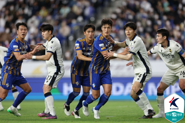 울산과 인천의 경기 모습. 한국프로축구연맹 제공