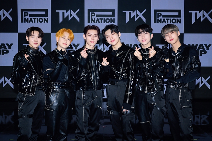 17일 오후, 서울 용산구 블루스퀘어 마스터카드홀에서 보이그룹 TNX의 데뷔 쇼케이스가 열렸다. 피네이션 제공